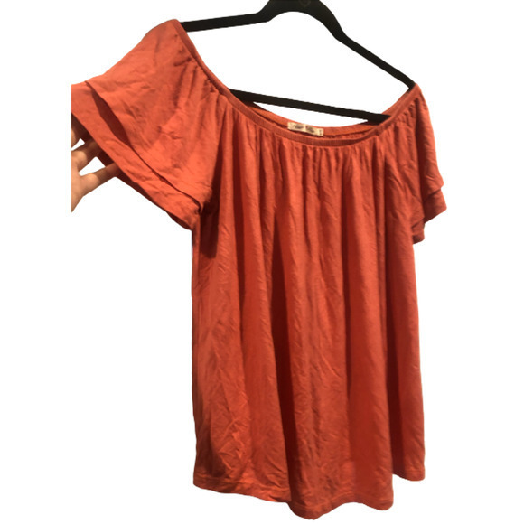 NWT Charlotte Russe Heart Hips Coral Pink‎ Off the Shoulders Ruffle Sleeve top - Picture 3 of 6